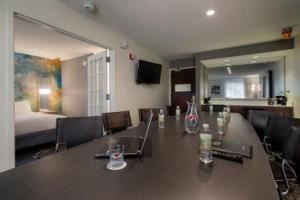Conference Suite 232 & 332