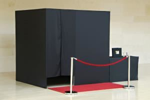 AAA DIAL A DJ Chicagoland PHOTO BOOTHS & expert Karaoke Service