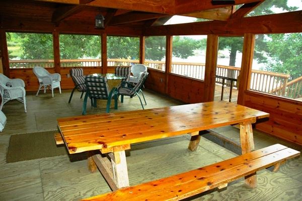 Northern Lights Resort & Outfitting