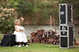 AAA DIAL A DJ Chicagoland PHOTO BOOTHS & expert Karaoke Service