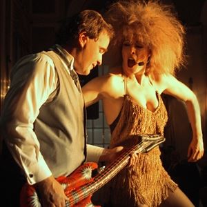 Award Winning International Entertainer Tracey Bell