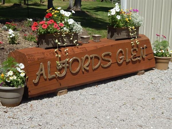 Alford's Glen Wedding Barn