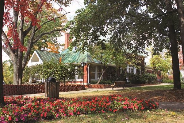 Wheaton Park District Leisure Center