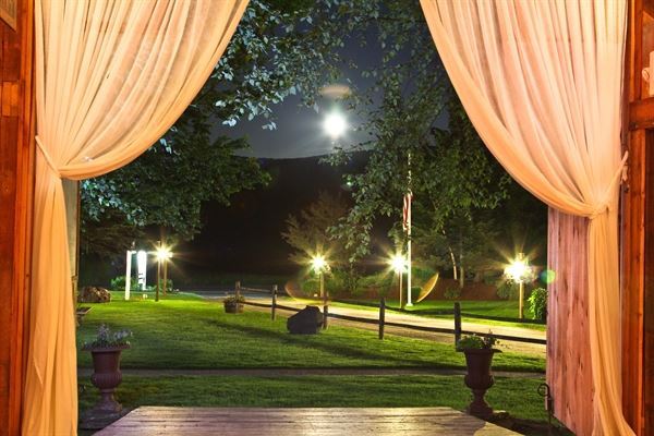 1824 House Inn + Barn