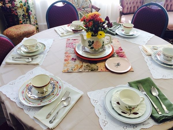 Vintage Glam Tea Party & Co.