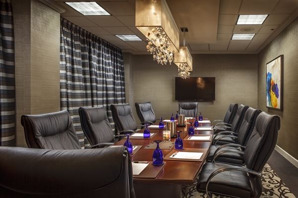 Crowne Plaza Phoenix Airport - PHX