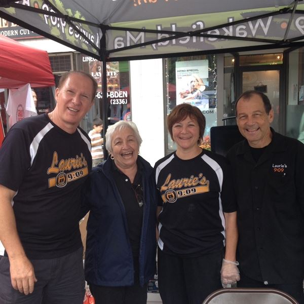 Laurie's 9:09 Restaurant & Catering