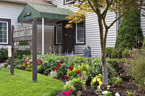 The Laurelhurst Club