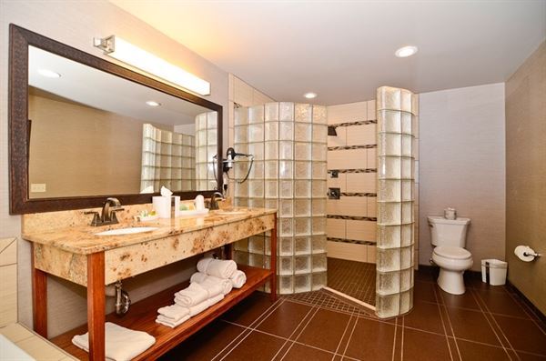 Astoria Hotel and Event Center