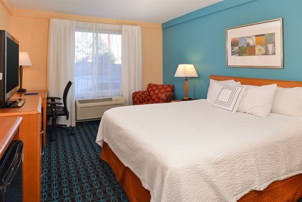 Fairfield Inn | Georgetown/College Inn