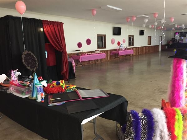 DJ Davey B & Photo Booth Entertainment