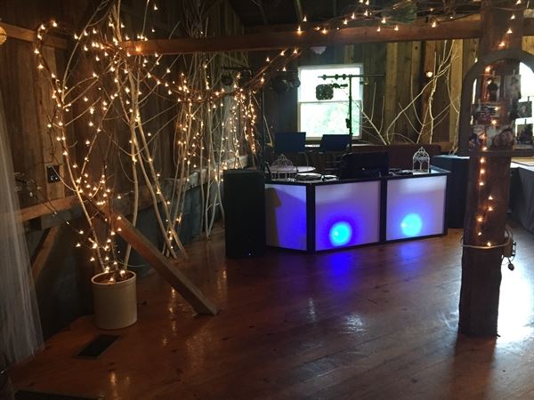 DJ Davey B & Photo Booth Entertainment