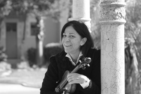 Laurie Vodnoy-Wright Violinist
