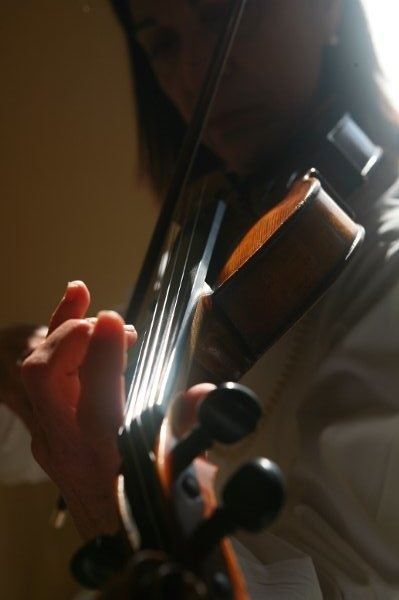 Laurie Vodnoy-Wright Violinist