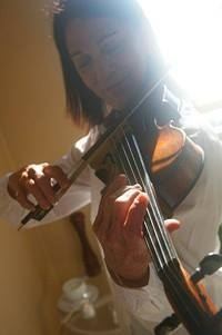 Laurie Vodnoy-Wright Violinist