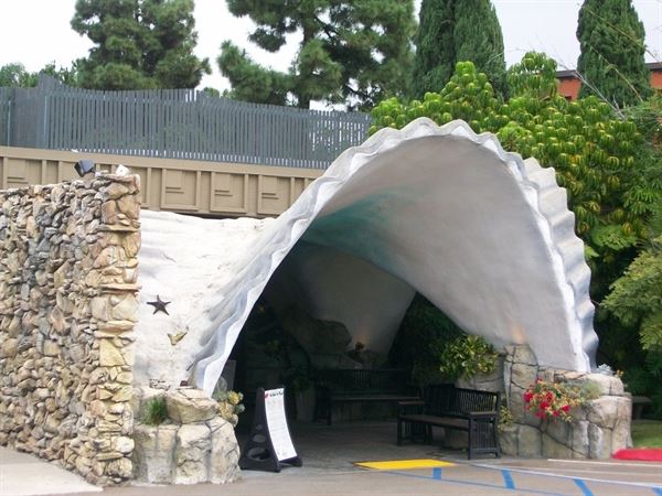 Anthony's Fish Grotto