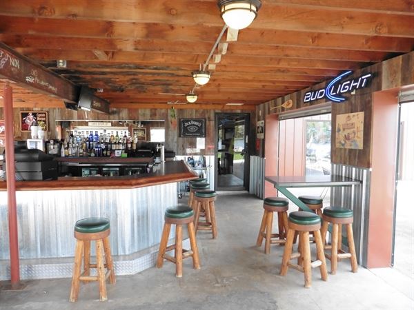 Tiki Beach Bar & Grill Waterfront Party Room!