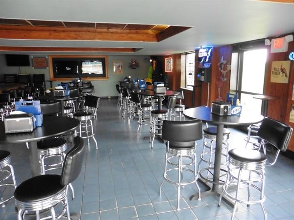 Tiki Beach Bar & Grill Waterfront Party Room!