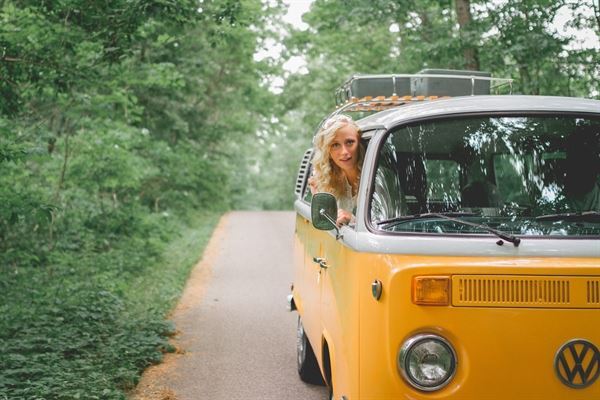 77 VW Photo Booth Bus