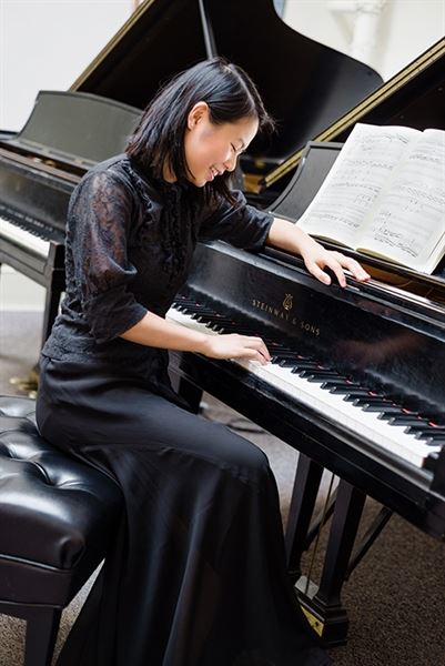 Jannie Lo - classical pianist
