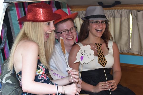 77 VW BUS PHOTOBOOTH