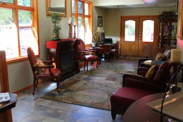 Pearson's Pond Luxury Inn and Adventure Spa