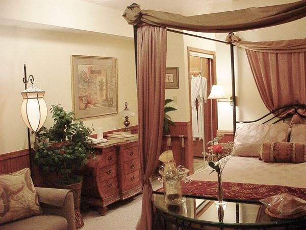 Pearson's Pond Luxury Inn and Adventure Spa