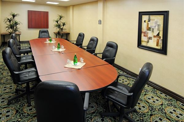 Holiday Inn Express & Suites North Bay