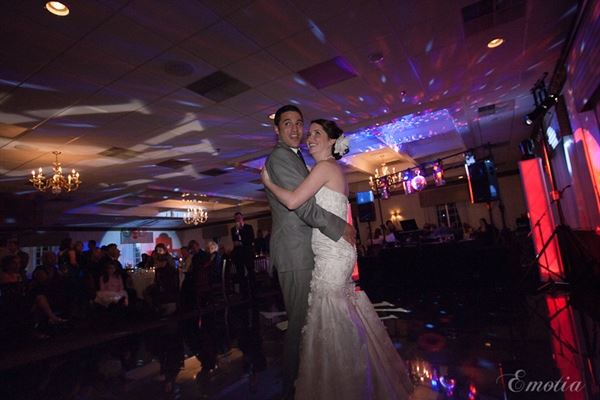 Answer Back Entertainment DJs and Photo Booths