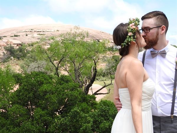Elope to Fredericksburg Tx