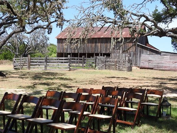 Elope to Fredericksburg Tx