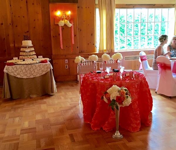 Irises Cafe & Wine Bar