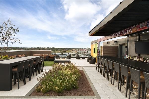 Hampton Inn & Suites Navy Yard