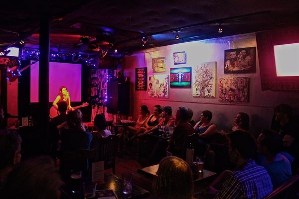 Freddy's Bar and Backroom