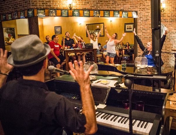 Premier Dueling Pianos