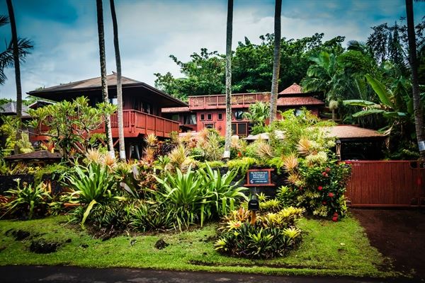 The Bali House and Cottage at Kehena beach Hawaii