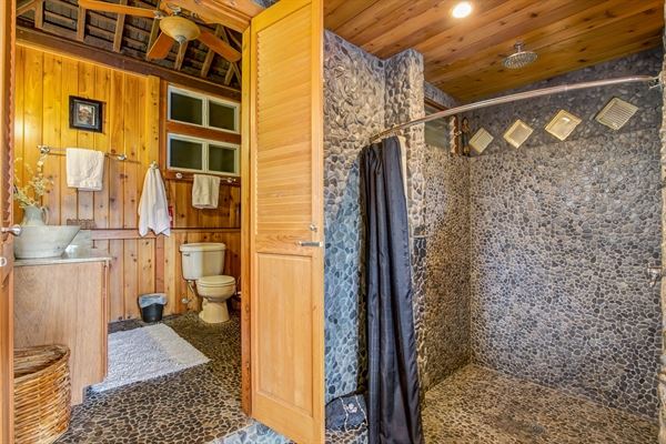 The Bali House and Cottage at Kehena beach Hawaii