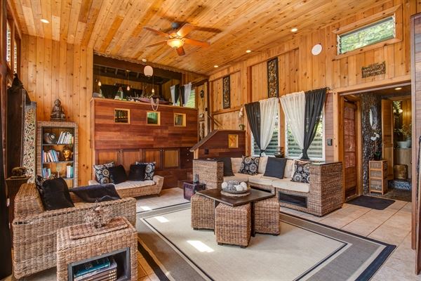 The Bali House and Cottage at Kehena beach Hawaii