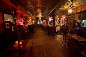 Freddy's Bar and Backroom