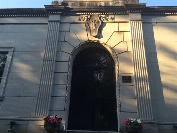 Candoro Marble Building