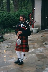 Bagpiper Francis Wallace / The Celtic Bagpiper