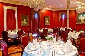 Small Plantation Room