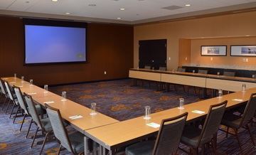 Courtyard Youngstown Canfield