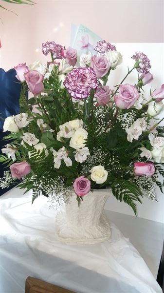 Blooms & Petals Fresh Flowers & Event Concepts