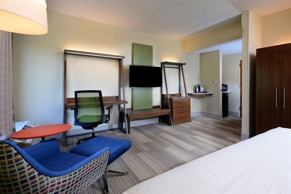Holiday Inn Express & Suites Research Triangle Park