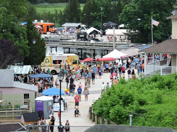 The Shoresyde Duo & The Shoresyde Band