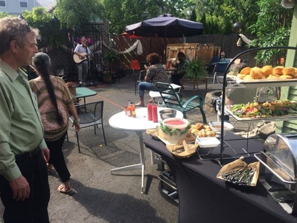 Po'Shines Cafe De La Soul (Catering)