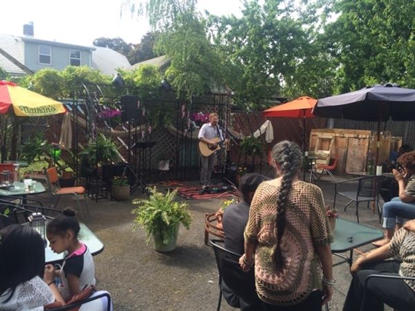 Po'Shines Cafe De La Soul (Catering)