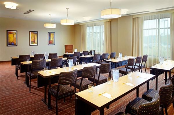 Courtyard Pittsburgh Washington/Meadow Lands