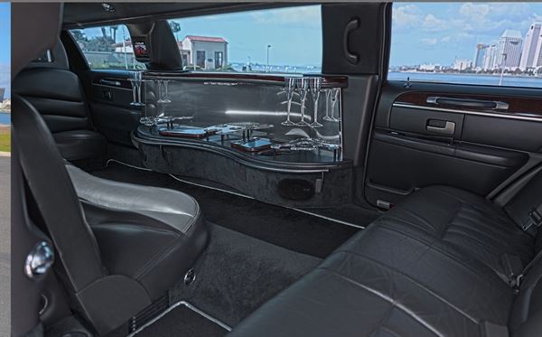 HotShots Limos and Party Buses